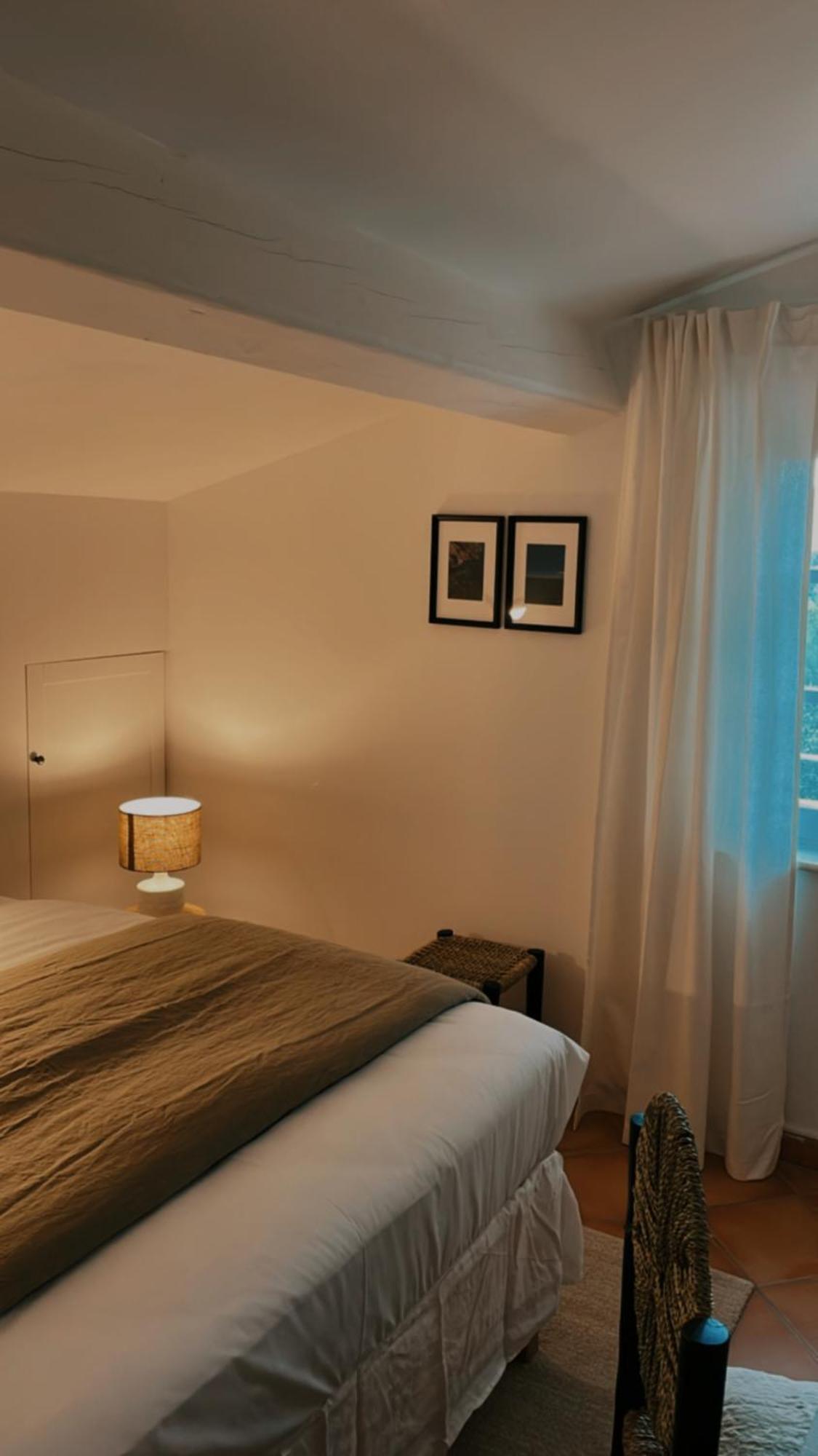 Le Cigalon Bed & Breakfast Le Beausset Ruang foto