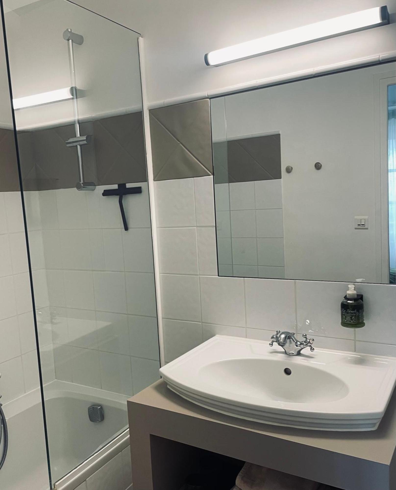 Le Cigalon Bed & Breakfast Le Beausset Ruang foto