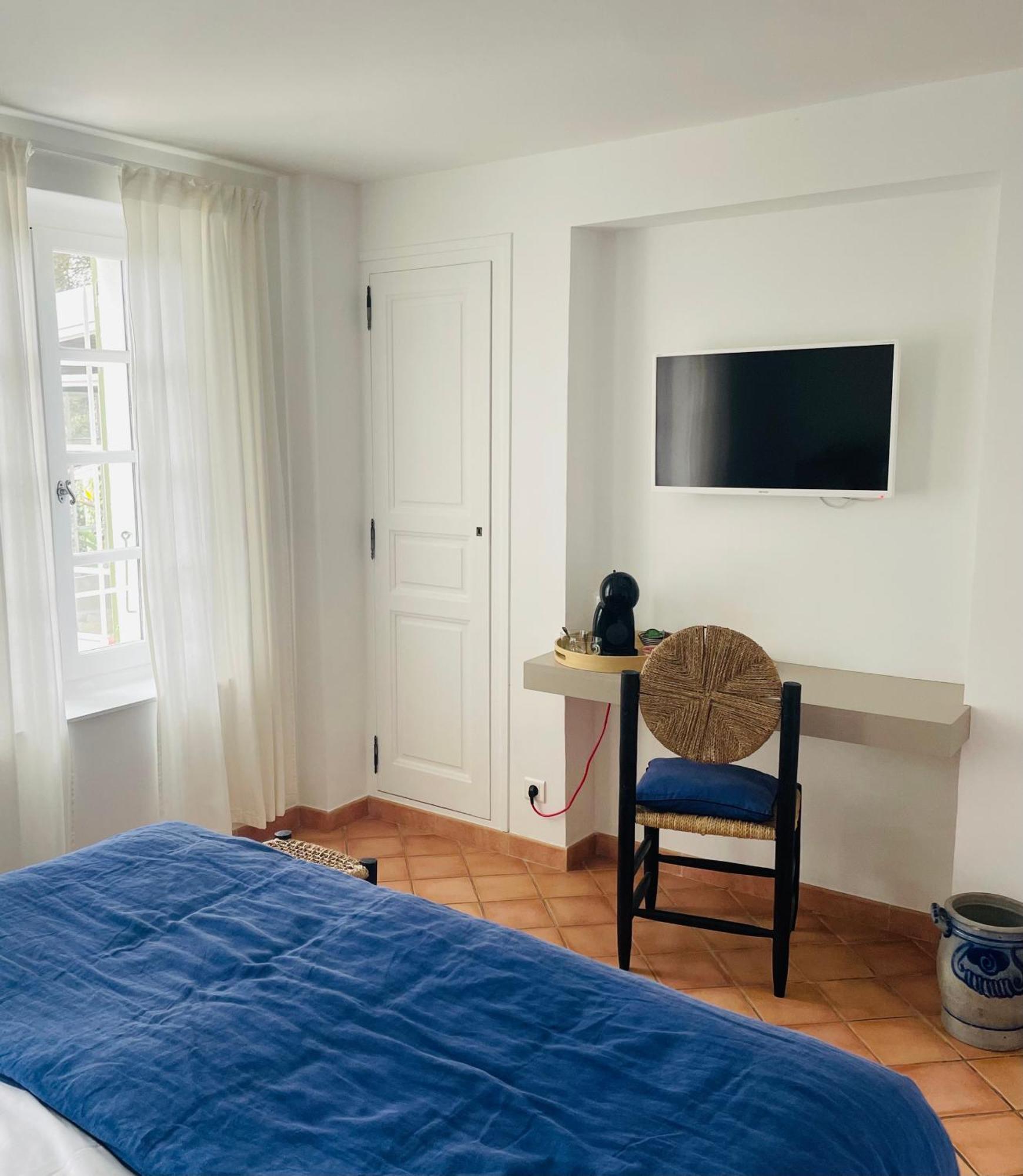 Le Cigalon Bed & Breakfast Le Beausset Ruang foto