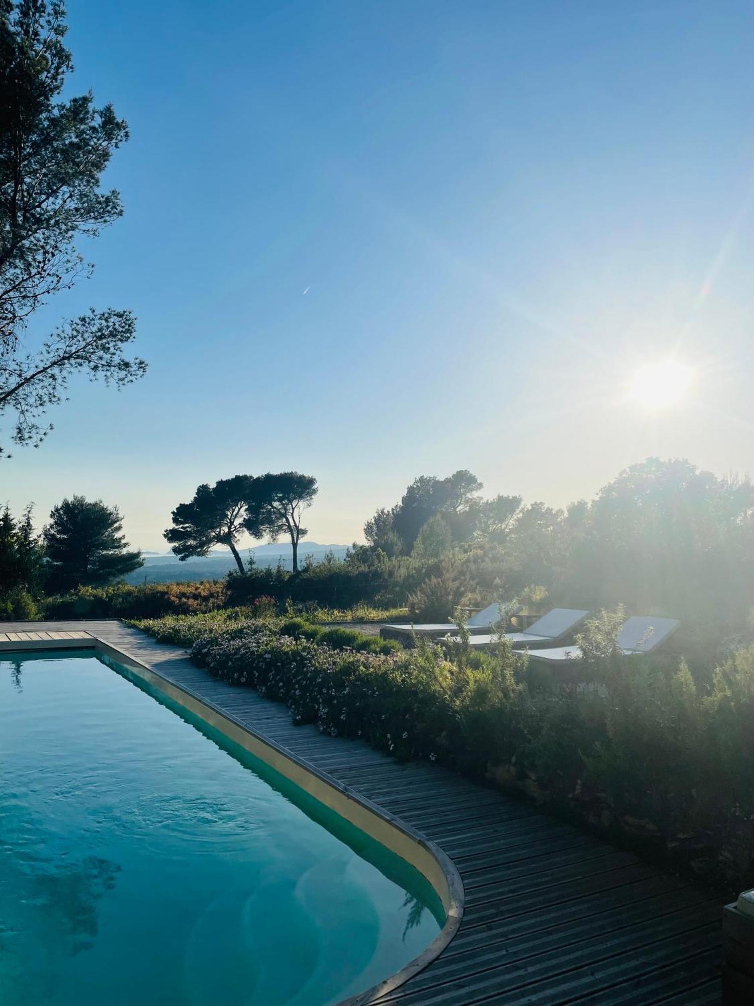 Le Cigalon Bed & Breakfast Le Beausset Bagian luar foto