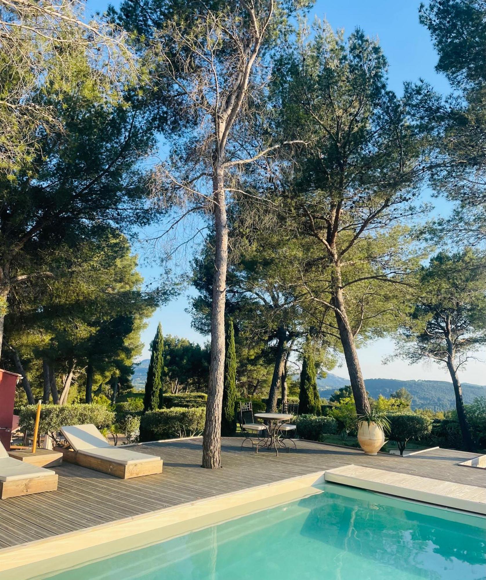Le Cigalon Bed & Breakfast Le Beausset Bagian luar foto